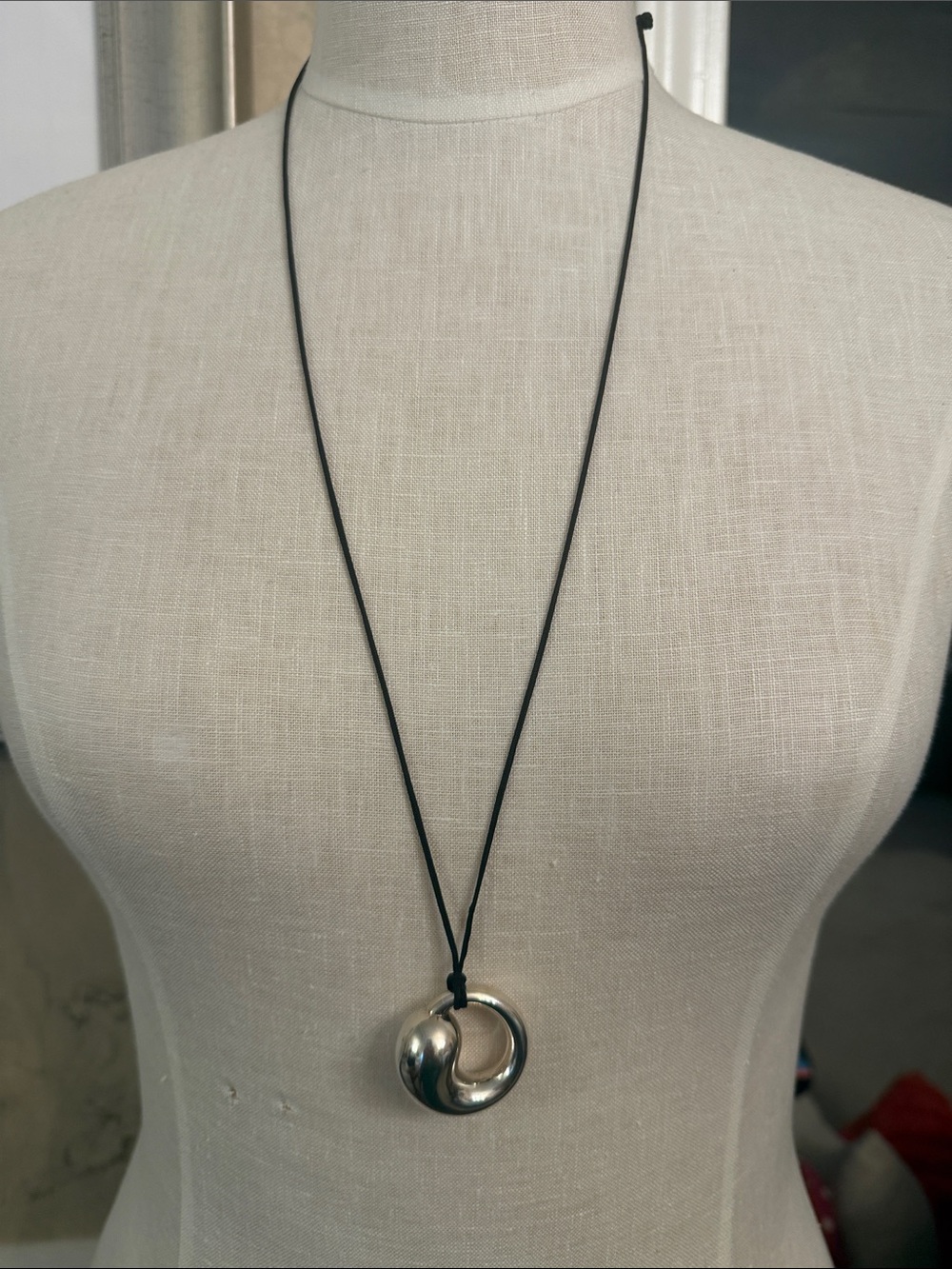 Tiffany & Co. Elsa Perreti Eternal Circle Pendant Necklace